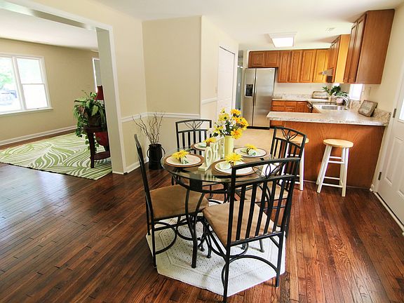 5th image of 1311 Queen Anne Dr