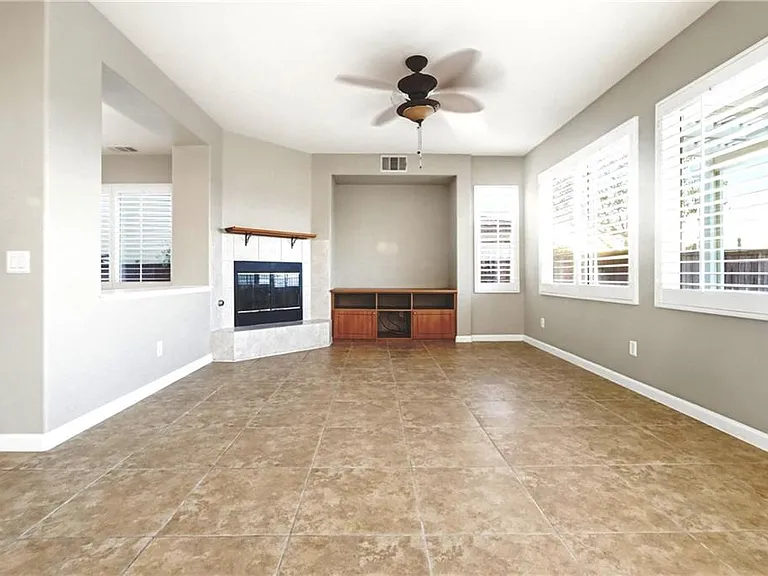 29056 Barcelona Ct — Photo 9