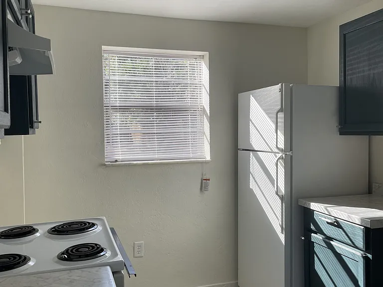 730 NE 10th Ave #A2 — Photo 9