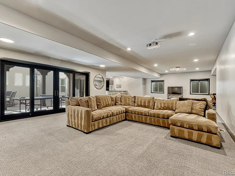9486 E Winding Hill Ave — Photo 44
