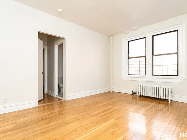 13909 34th Rd APT B5, Flushing, NY 11354