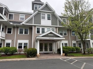 6 Technology Dr APT 322, North Chelmsford, MA 01863