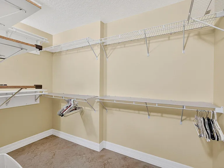 8400 Heritage Club Dr — Photo 50