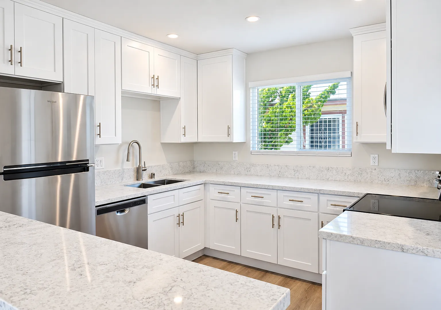 Two Bedroom in University Heights! Air Conditioning! Assigned Parking Space! Spacious Layout! — Photo 1