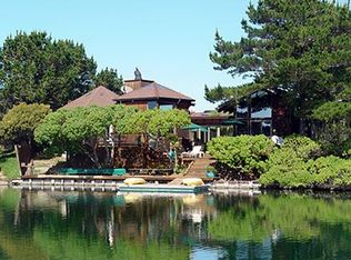 211 Dipsea Rd, Stinson Beach, CA 94970