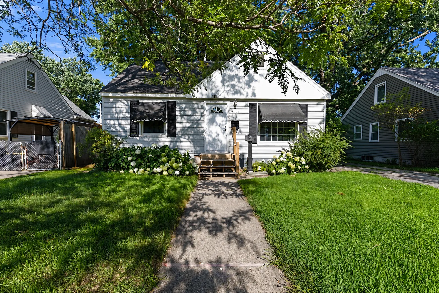 3 bed, 1650 sqft, $2,450 — Photo 1