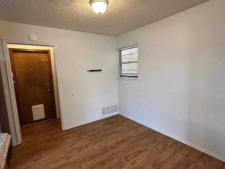 2304 NW 75th St — Photo 8