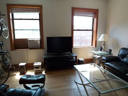 Rented by Centric New York | media 17