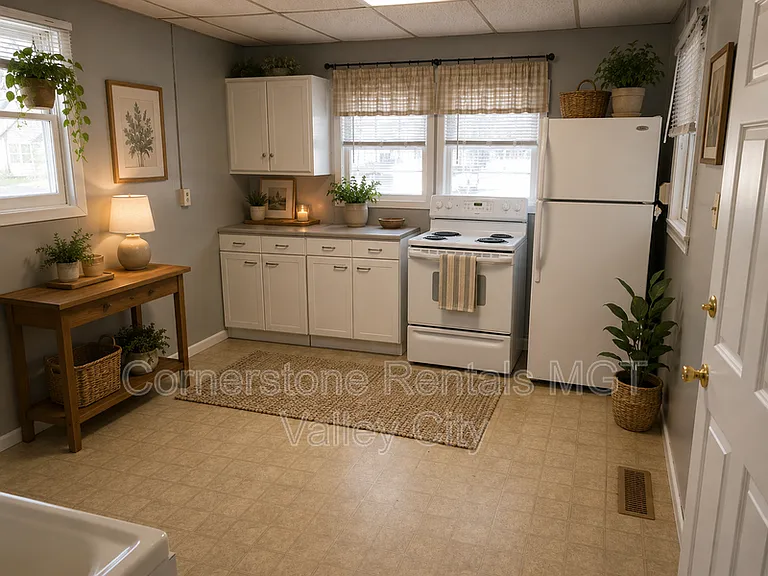 405 2nd St NE #2 — Photo 1