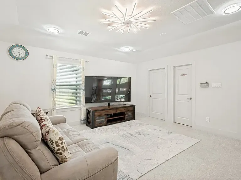 556 Wickerdale Way — Photo 33