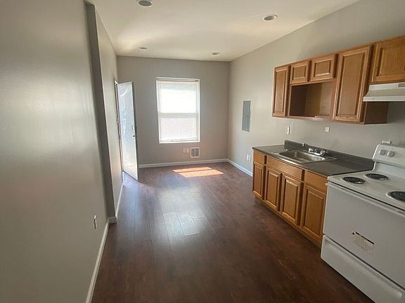 2nd image of 3464 Joyce St #1