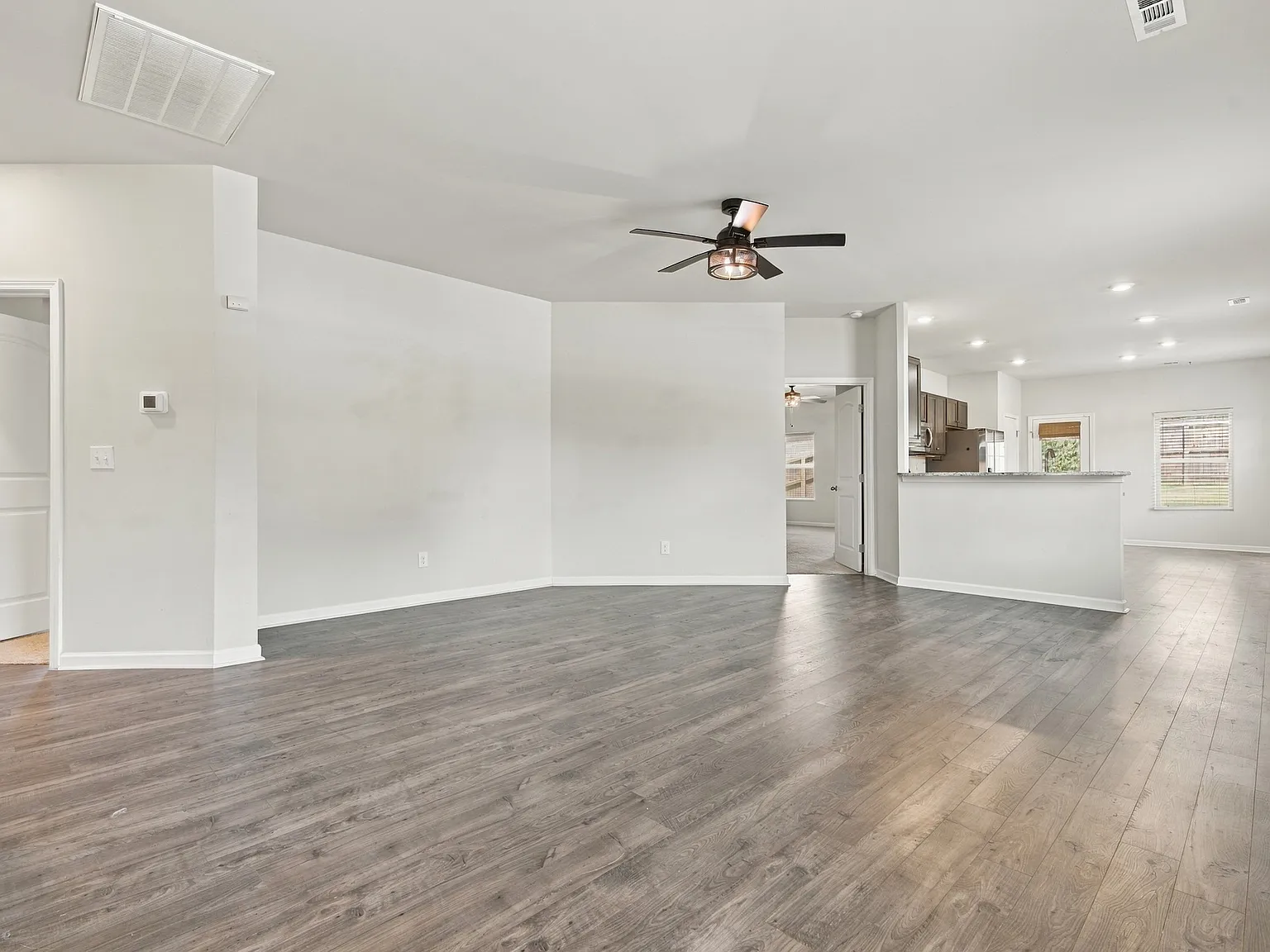 3 bed, 1610 sqft, $1,695 — Photo 3