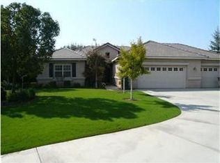 2713 Legend Rose St, Bakersfield, CA 93311