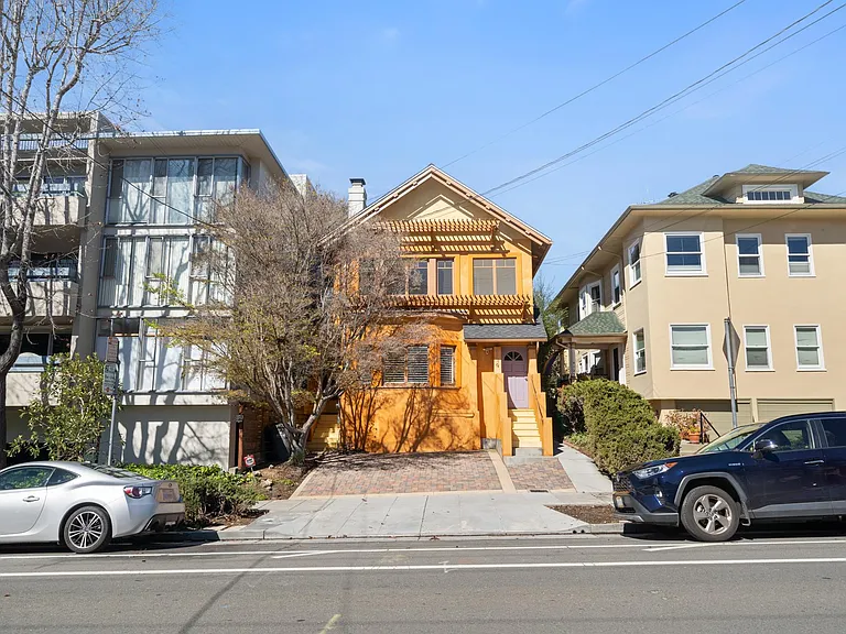 4119 Howe St — Photo 2