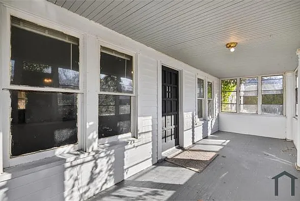 4 bed, 1296 sqft, $2,326 — Photo 1