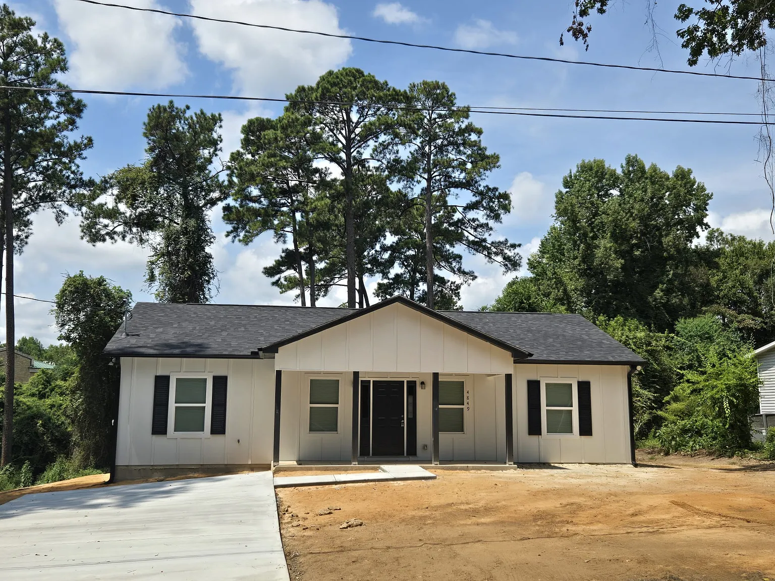3 bed, 1350 sqft, $1,650 — Photo 1