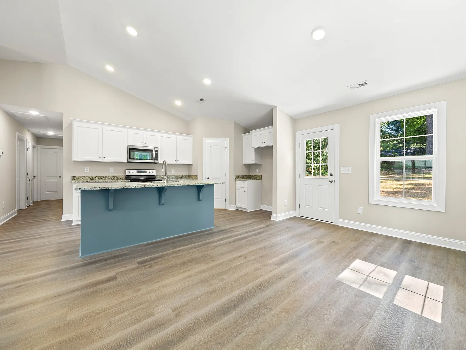 3 bed, 1320 sqft, $1,850 — Photo 3