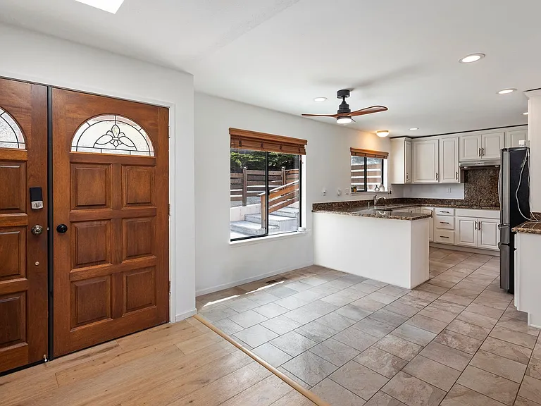 70 Adam Ct — Photo 3