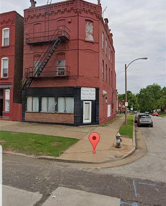 2nd image of 4024 S Broadway