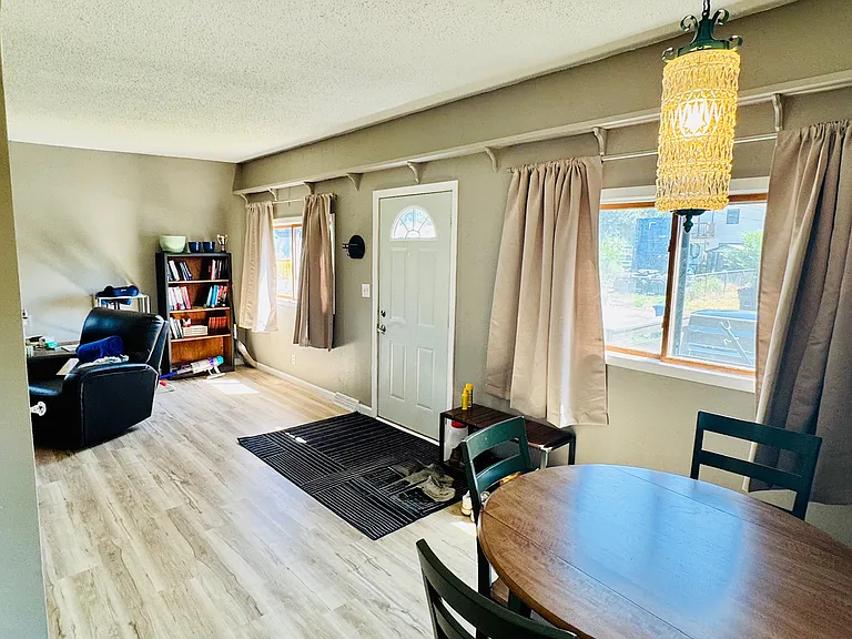 716 Blaine Ave #1 — Photo 4