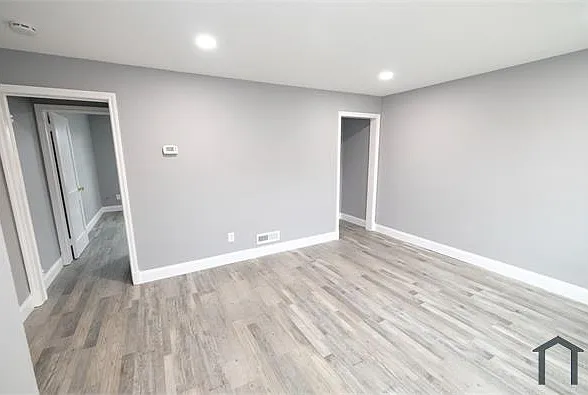 4118 Balfern Ave — Photo 2