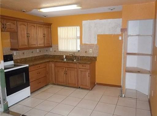5th image of 3221 NW 191st St
