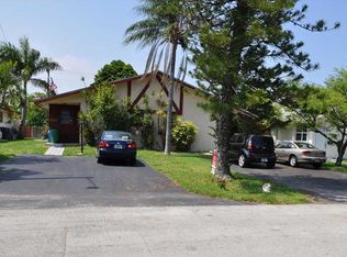 1013 NE 1st Ct, Hallandale Beach, FL 33009