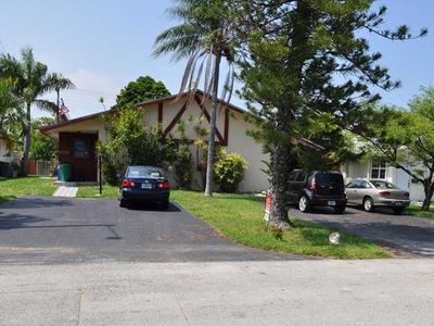 1013 NE 1st Ct, Hallandale Beach, FL, 33009