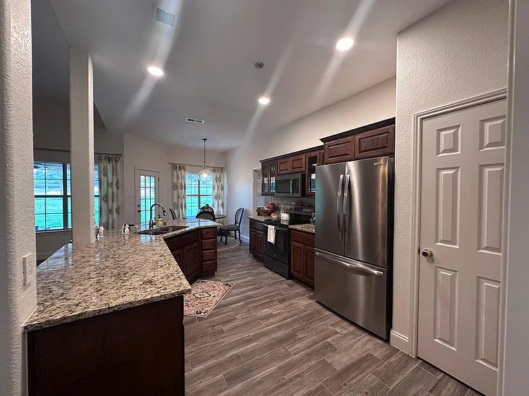 460 Tahitian Dr — Photo 11