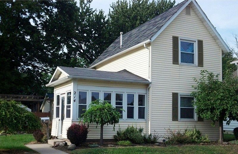 1st image of 214 Pearl St