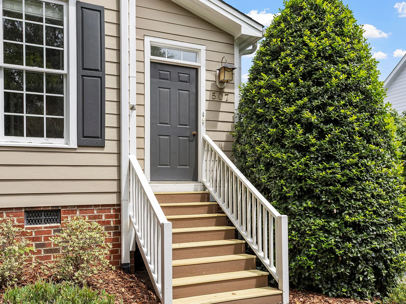 4 bed, 3.5 bath, 2500 sqft, $4,200 — Photo 3