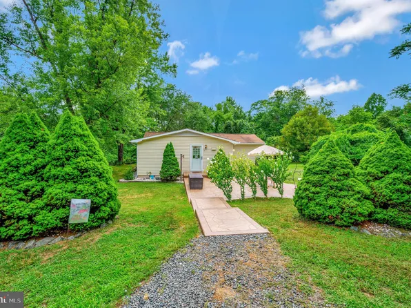 1 Burnt Oak Ln, Fredericksburg, VA 22405