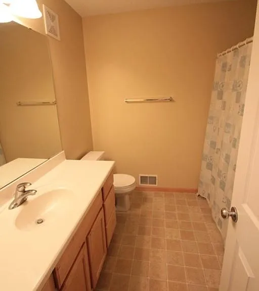 8487 Jonquil Ln N — Photo 20