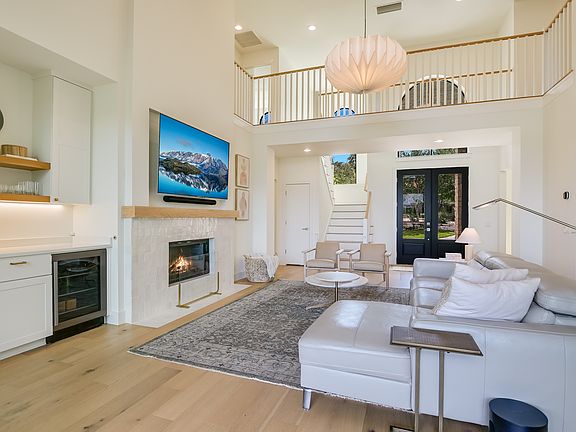 4th image of 800 Crystal Mountain Dr