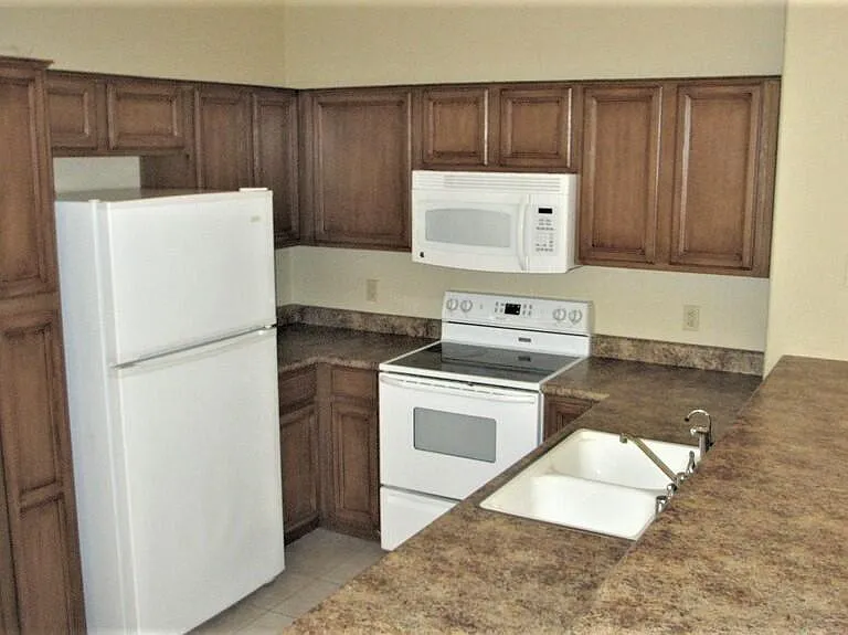 2471 W Hemlock Way — Photo 2