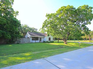 2821 Chicago St, Dickinson, TX 77539