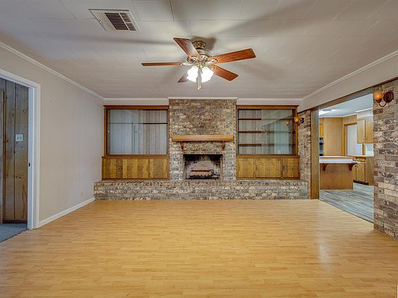 3rd image of 100 Ashwood Dr