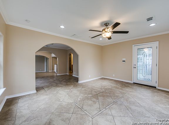 4th image of 423 W Norwood Ct