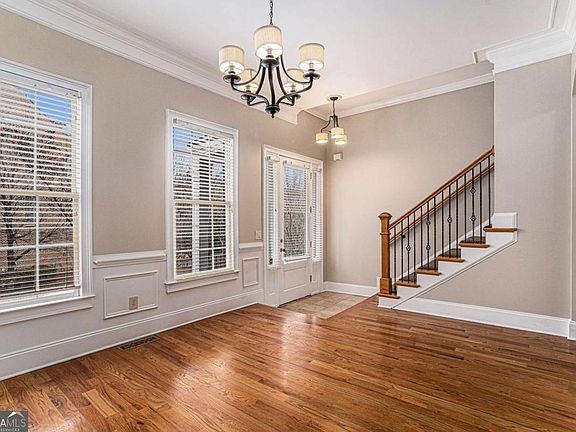 4th image of 1035 Pearl Point