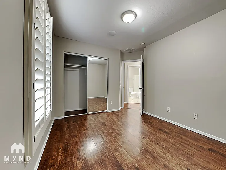 5733 S 21st Pl — Photo 13