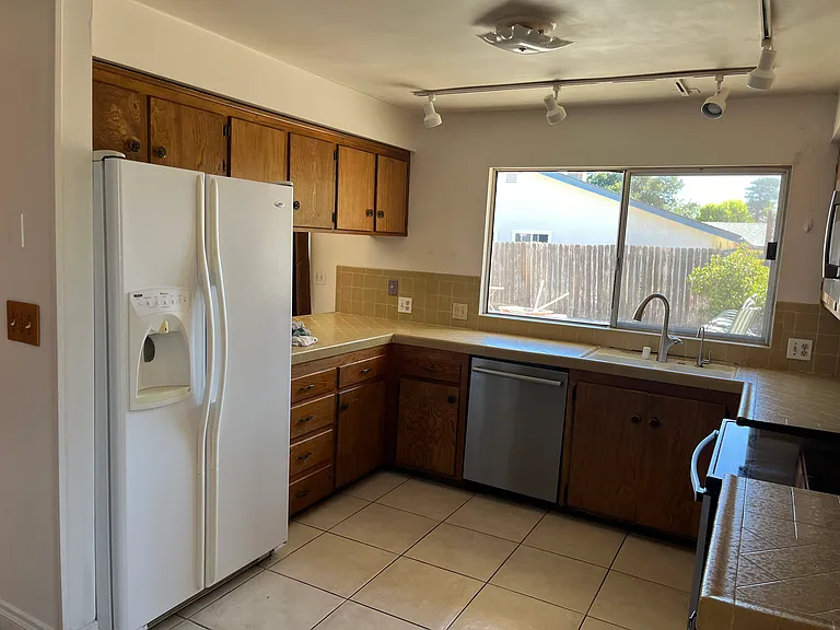 1773 Royal Way — Photo 6