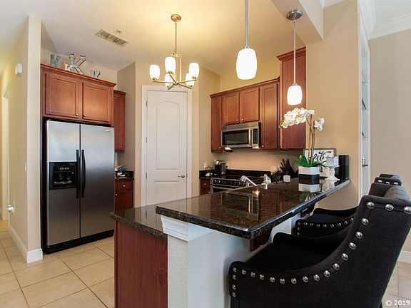 3rd image of 230 SW 2nd Ave APT 306