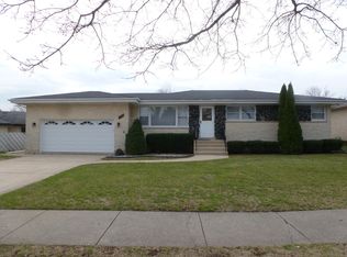 1233 W Meyer Dr, Addison, IL 60101