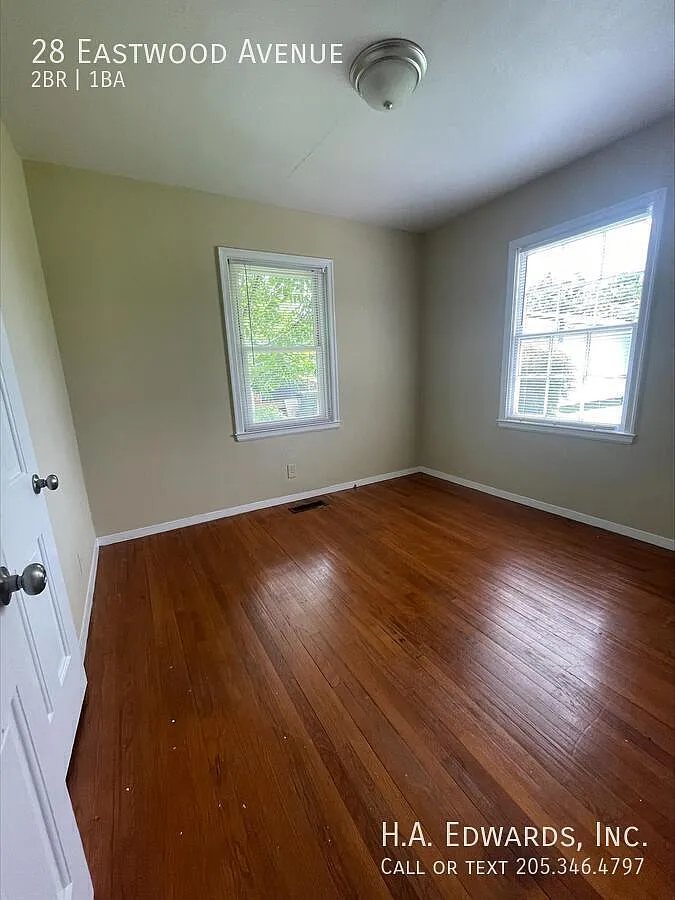 28 Eastwood Avenue — Photo 3