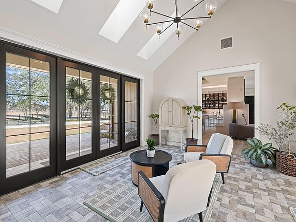 5th image of 1955 SE 137th Way