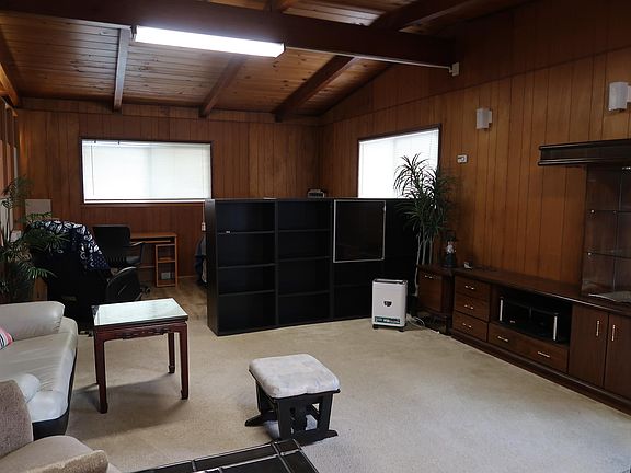 4th image of 160 Arbor Ct