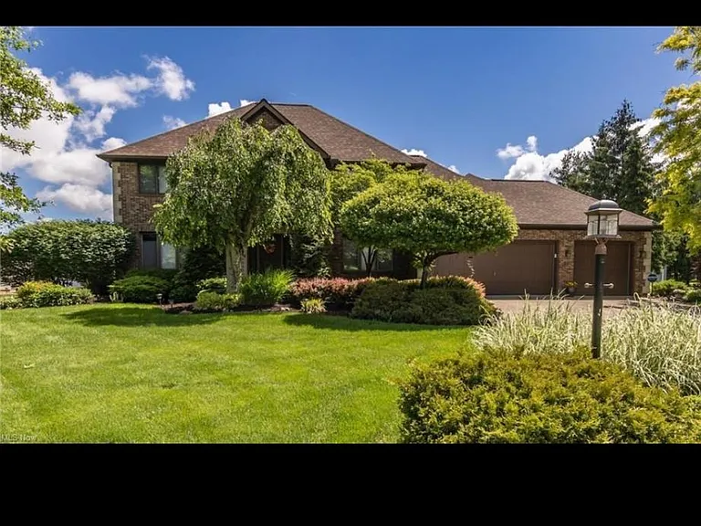 Lancelot Ln E — Photo 1