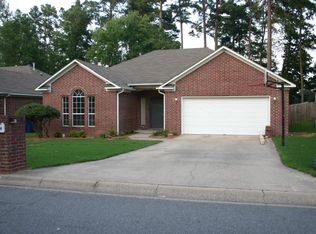 4 Garden Oaks Dr, Maumelle, AR 72113