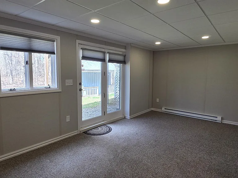 15 Bonnie Ln #R — Photo 21