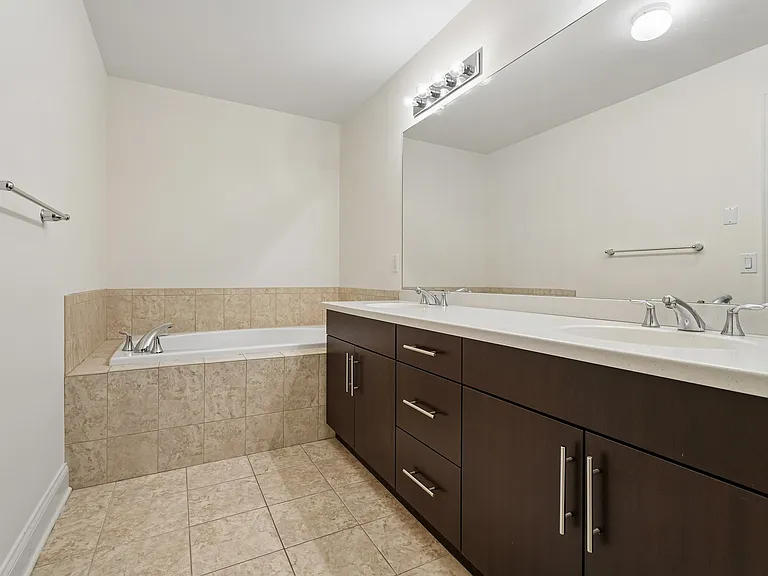 36 Bloomfield Ave — Photo 15